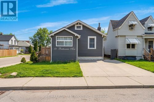 upper-171 Britannia Avenue, Hamilton (Crown Point), ON, L8H1X6 | Card Image