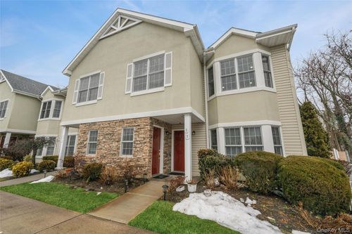 92 Pond View Dr, Port Washington, NY, 11050-2454 | Card Image