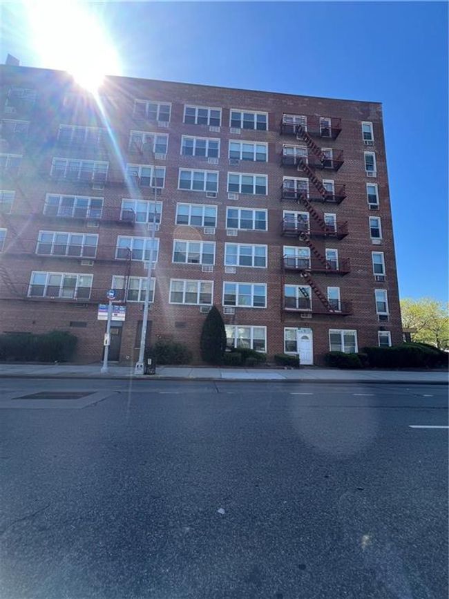 STE-1J - 207 Ocean Pkwy, Home with 0 bedrooms, 1 bathrooms and null parking in Brooklyn NY | Image 12