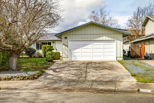 2001 Jubilant Ave, Medford, OR, 97504-4755 | Card Image