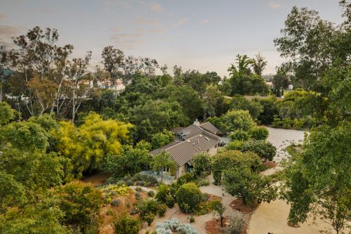 813 Country Club Dr, Ojai, CA, 93023-3711 | Card Image
