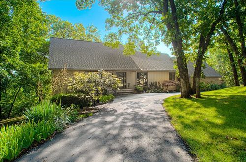 485 Navajo Ln W, Lake Quivira, KS, 66217-8693 | Card Image