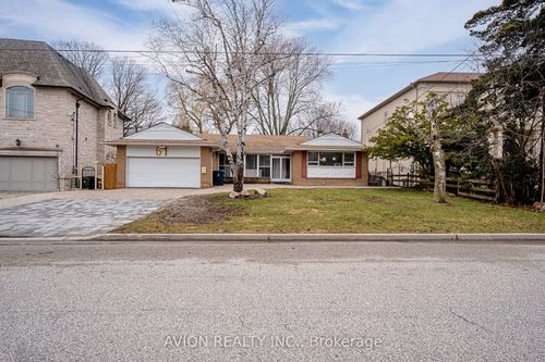 lower-61 Alamosa Dr, North York, ON, M2J2N8 | Card Image