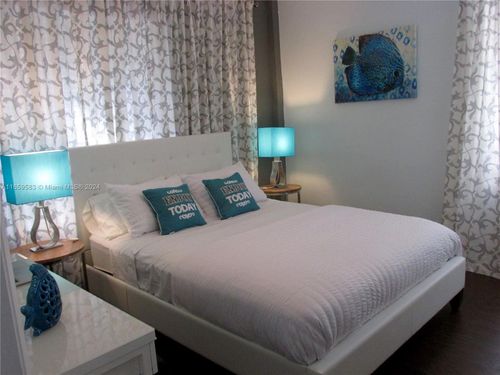 apt-3e-3030 Collins Ave, Miami Beach, FL, 33140-4167 | Card Image