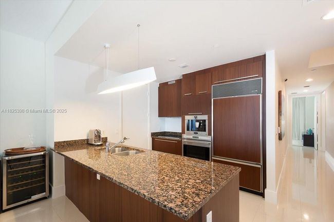 APT-1502 - 15811 Collins Ave, Condo with 3 bedrooms, 4 bathrooms and null parking in Sunny Isles Beach FL | Image 7