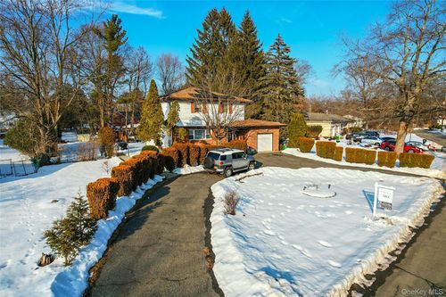 6 Merrick Ln, Spring Valley, NY, 10977-4310 | Card Image