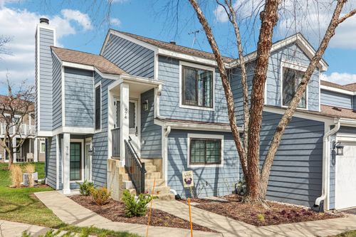 974 Westchester Cir, Schaumburg, IL, 60193-4272 | Card Image