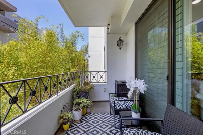 Balcony | Image 23