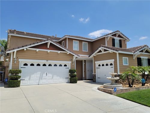 7749 Centro Vis, Highland, CA, 92346-5926 | Card Image