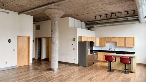 unit-422-521 S 7th St, Minneapolis, MN, 55415-1675 | Card Image