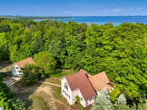 4467 S Forthill Rd, Suttons Bay, MI, 49682-9515 | Card Image