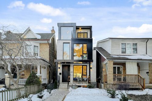 290 Waverley Rd, Toronto, ON, M4L3T6 | Card Image