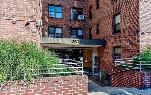 6e-3025 Ocean Avenue, Sheepshead Bay, NY, 11235 | Card Image