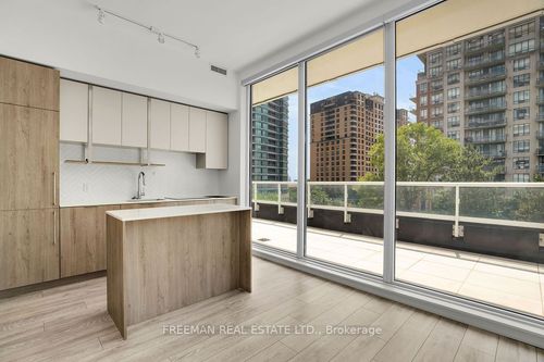 402-15 Holmes Ave, North York, ON, M2N0L4 | Card Image