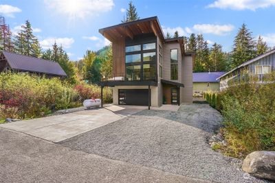 811 E Hyak Dr, House other with 6 bedrooms, 2 bathrooms and 2 parking in Snoqualmie Pass WA | Image 2