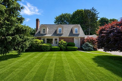 278 Common St, Walpole, MA, 02081-3233 | Card Image