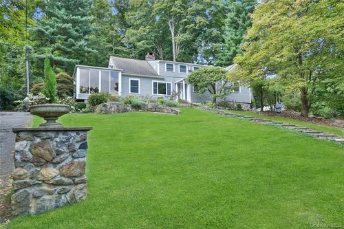 8 Old Roaring Brook Rd, Mount Kisco, NY, 10549-3713 | Card Image