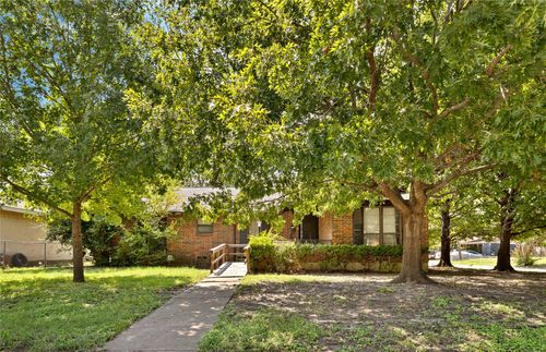 9510 Crestshire Dr, Dallas, TX, 75227-8130 | Card Image