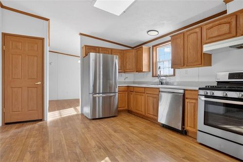 14746 Metro Ave, Bonner Springs, KS, 66012-7091 | Card Image