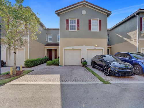 5810 Hampton Hills Blvd, Tamarac, FL, 33321-4193 | Card Image