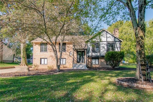 6519 Lorraine Ave Nw, Massillon, OH, 44646-1099 | Card Image