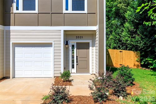 2521 Elon St, Charlotte, NC, 28208-4030 | Card Image