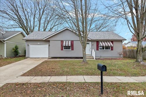 25 Elm Tree Ct, Taylorville, IL, 62568-2703 | Card Image