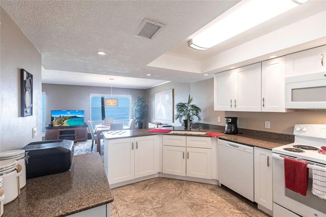 KITCHEN | Image 17