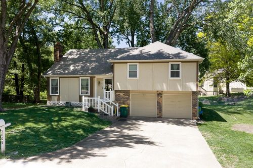 5808 Clark Cir, Kansas City, KS, 66106-1361 | Card Image
