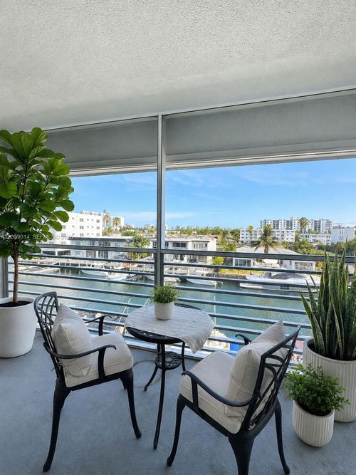 409-3750 Ne 169th St, North Miami Beach, FL, 33160-3297 | Card Image