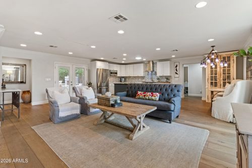 4025 E Osborn Rd, Phoenix, AZ, 85018-5917 | Card Image