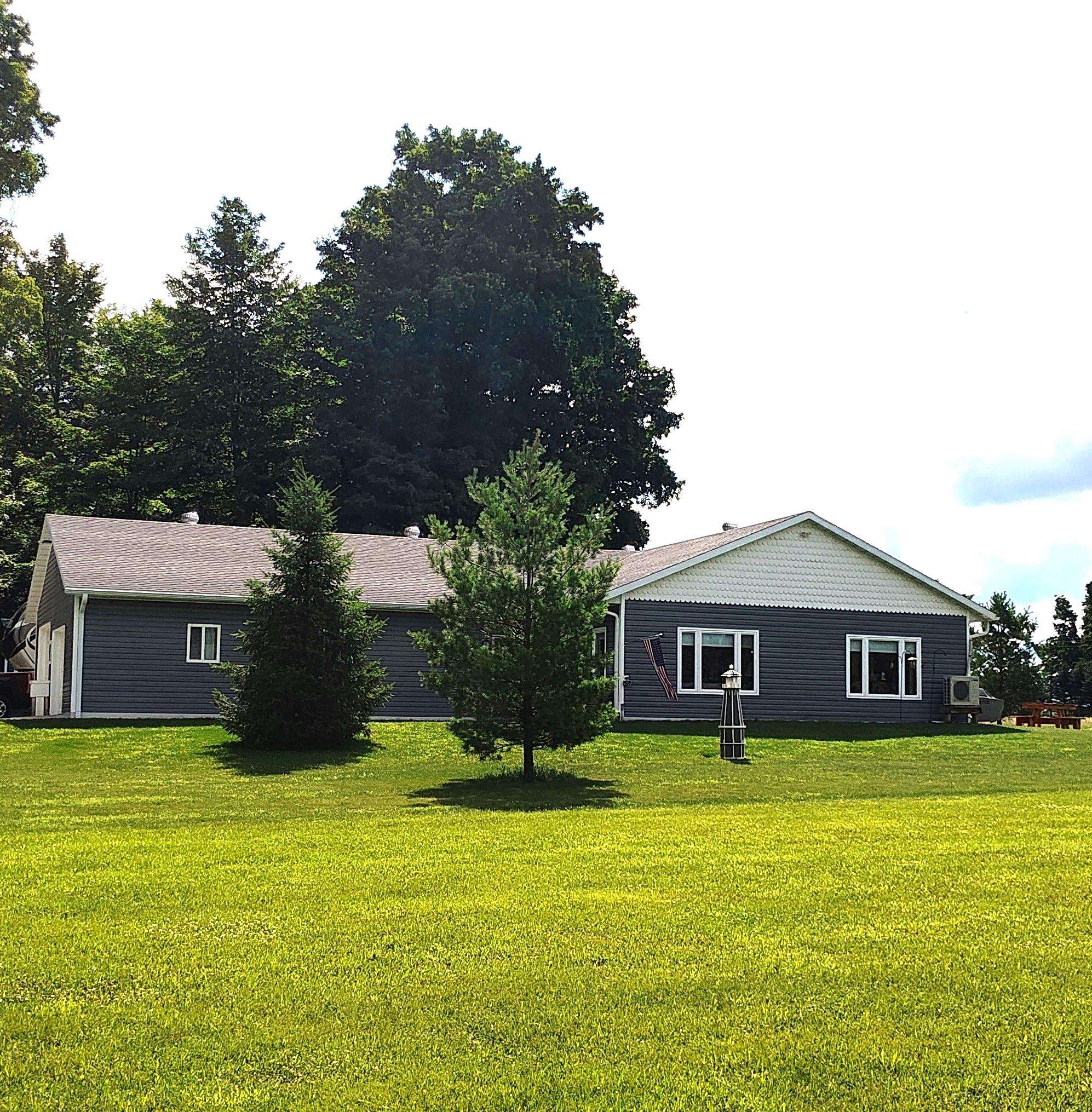 35 Rd, Cadillac, MI 49601