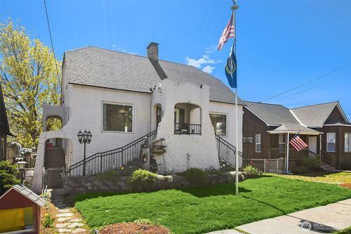 109 W 3rd St, Cle Elum, WA, 98922-1142 | Card Image