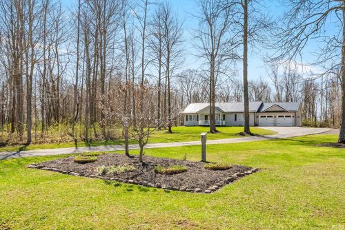 5757 W 800 S, South Whitley, IN, 46787-9238 | Card Image