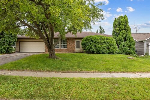 1505 Cottonwood Ln Ne, Cedar Rapids, IA, 52402-1011 | Card Image