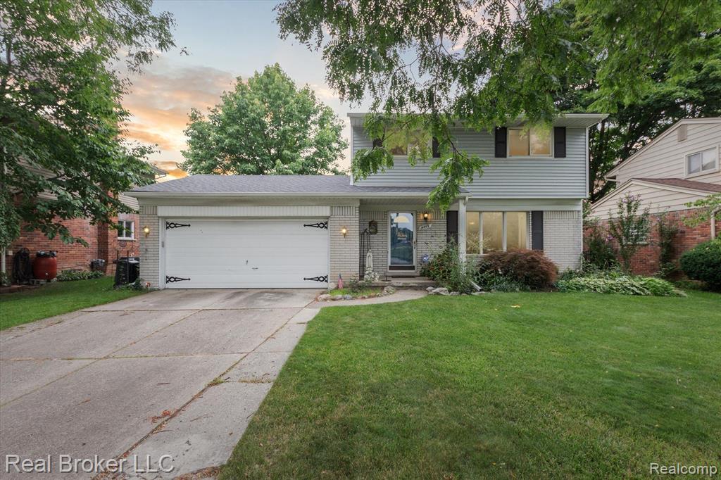 Newburgh Rd, Livonia, MI 48154