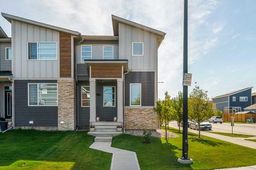 211 Wolf Creek Ave Se, Calgary, AB, T2X4X1 | Card Image