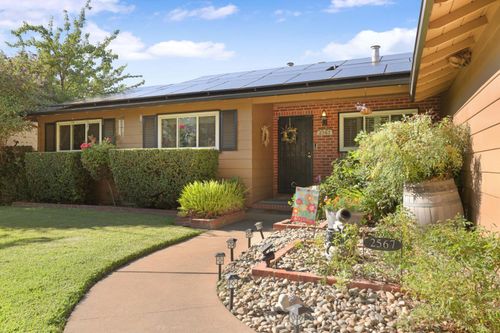 2567 W Swain Road, Stockton, CA, 95207 | Card Image