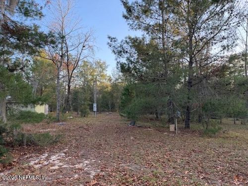 121 Revere Ave, Interlachen, FL, 32148-7372 | Card Image