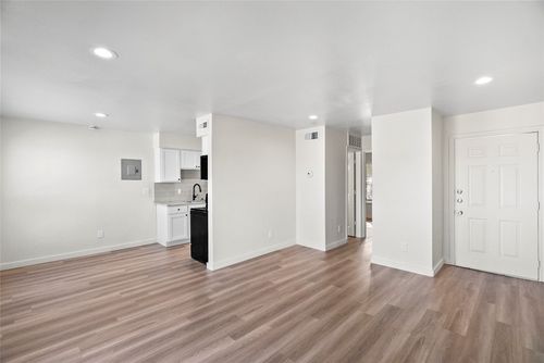 apt-104-3819 Southway Dr, Austin, TX, 78704-6847 | Card Image