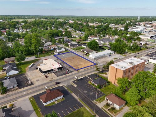 1100 W Main St, Marion, IL, 62959-1802 | Card Image