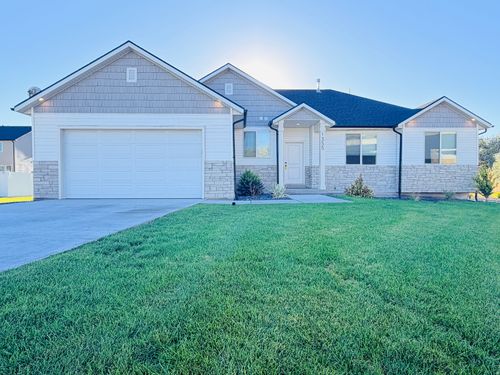 1355 S 300 W, Tremonton, UT, 84337-6008 | Card Image