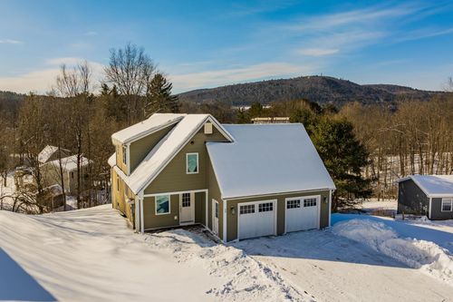 38 Ozzy Ln, White River Junction, VT, 05001-9828 | Card Image