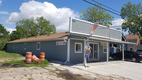 405 S Main St, Taylor, TX, 76574-4329 | Card Image