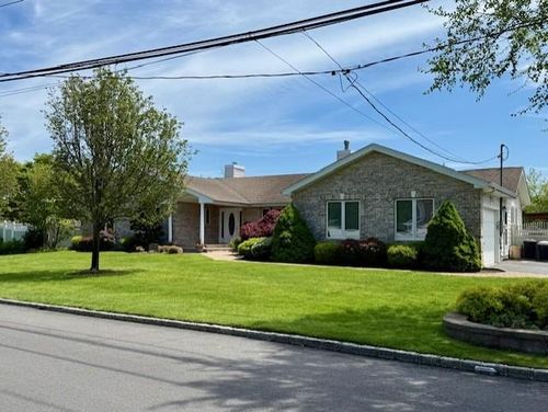 26 Haide Pl, East Islip, NY, 11730-2206 | Card Image