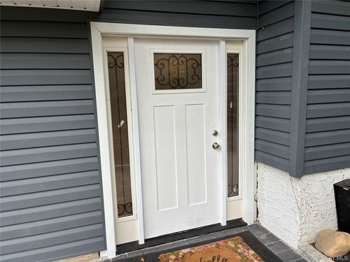 98 Soundview Dr, Port Jefferson, NY, 11777-1148 | Card Image