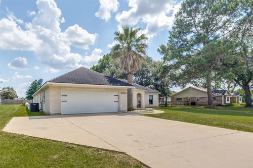 32227 White Wing Dr, Waller, TX, 77484-9055 | Card Image