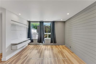 211 Raglan Rd, Home with 0 bedrooms, 3 bathrooms and 6 parking in Kingston ON | Image 3