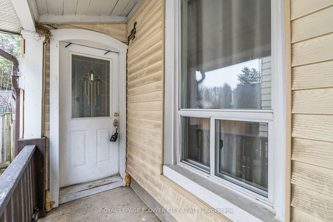 189 Dundas St N, House attached with 3 bedrooms, 2 bathrooms and 5 parking in Cambridge ON | Image 5