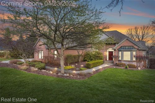 8183 Caribou Lake Ln, Clarkston, MI, 48346-1984 | Card Image